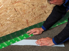 3. Coller sur le plancher